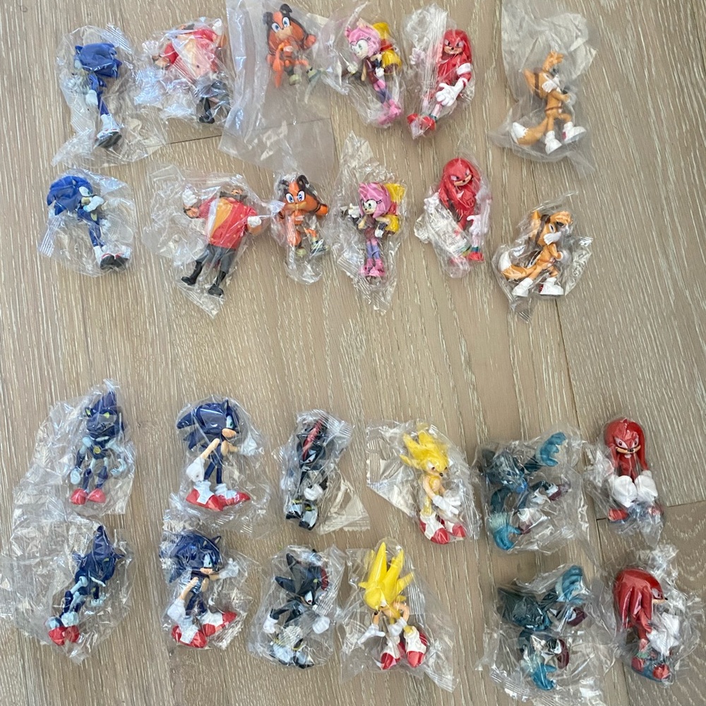 Sonic The Hedgehog Figurines 2.5 Inch Miniatures Lot Of 24 ( 2 Sets Of 12